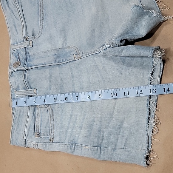 American Eagle, Size 6, Ne(x)t Level Stretch, Light Wash, Raw Hem Shorts - Picture 5 of 10